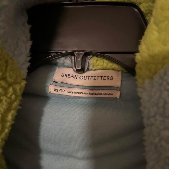 Urban Outfitters Olivia Blue Green Mod Checkered Sherpa Jacket. Unworn. Size XS - Picture 7 of 7